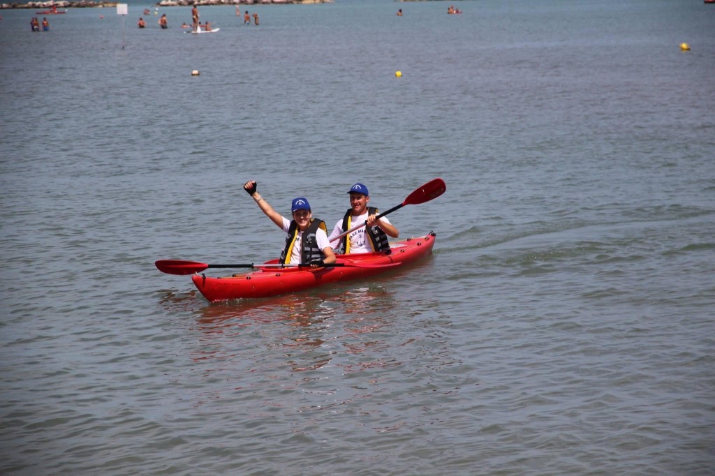 Giulia e Massimo vincitori della gara kayak "lui e Lei"